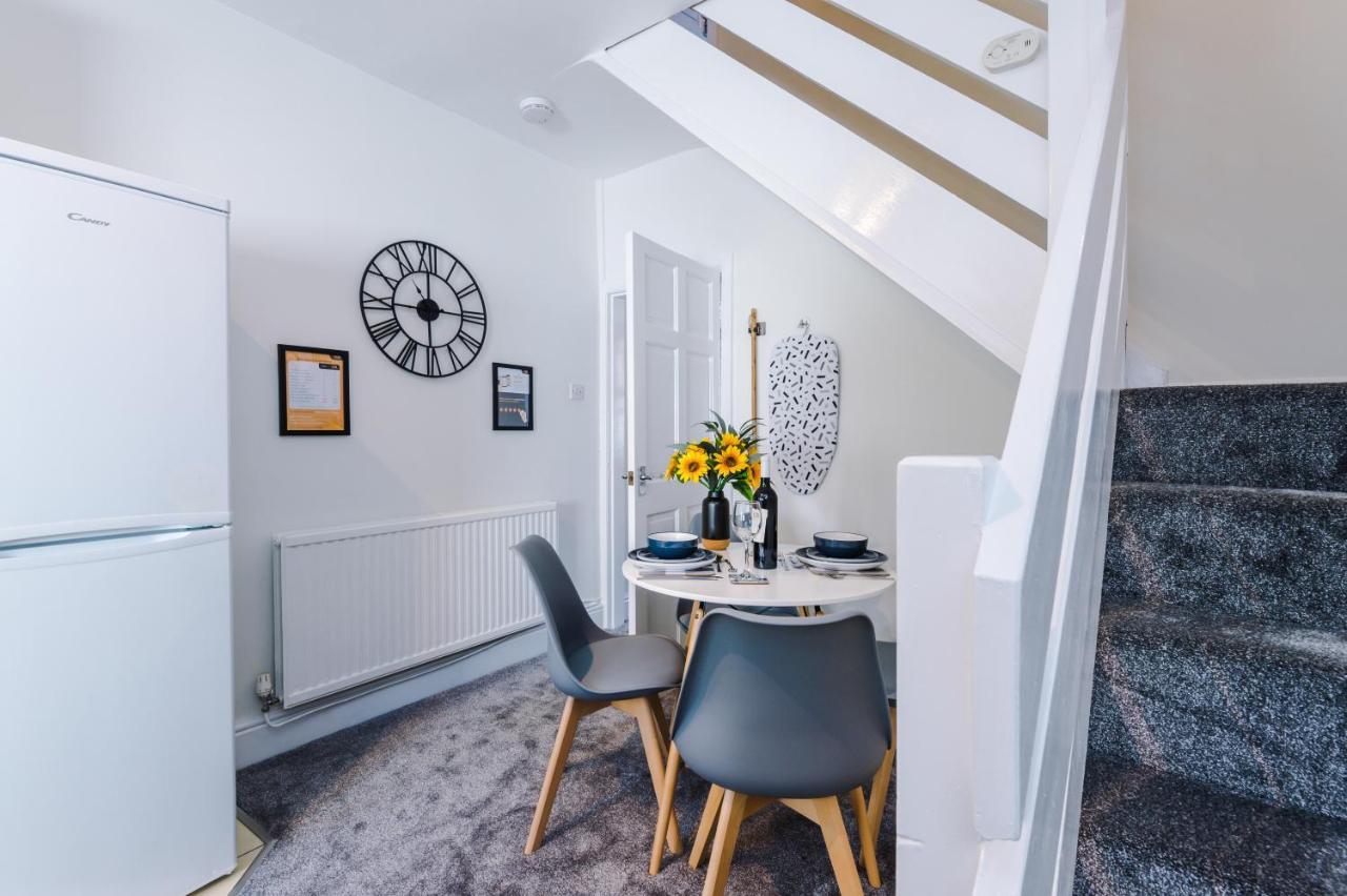 Bright 2-Bed Cottage In Chester By 53 Degrees Property, Ideal For Couples & Small Groups, City Centre - Sleeps 6 Luaran gambar