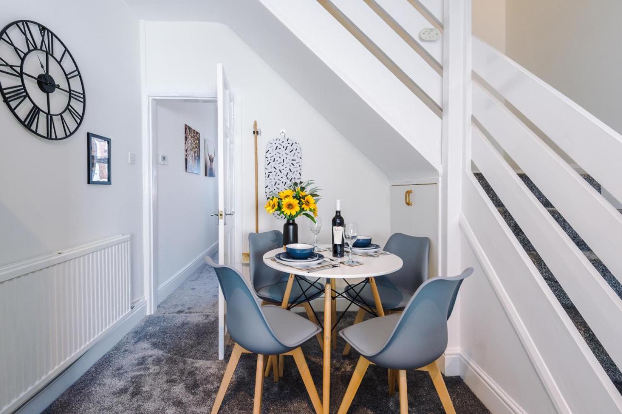 Bright 2-Bed Cottage In Chester By 53 Degrees Property, Ideal For Couples & Small Groups, City Centre - Sleeps 6 Luaran gambar